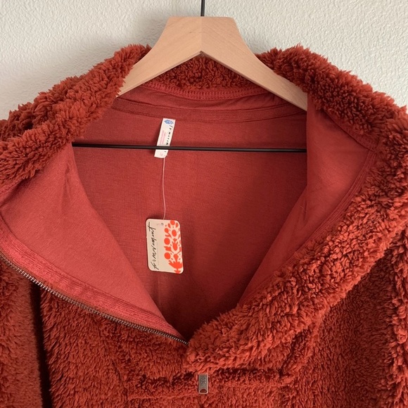 FREE PEOPLE MOVEMENT NANTUCKET FLEECE - NWT - RUST - Picture 2 of 5